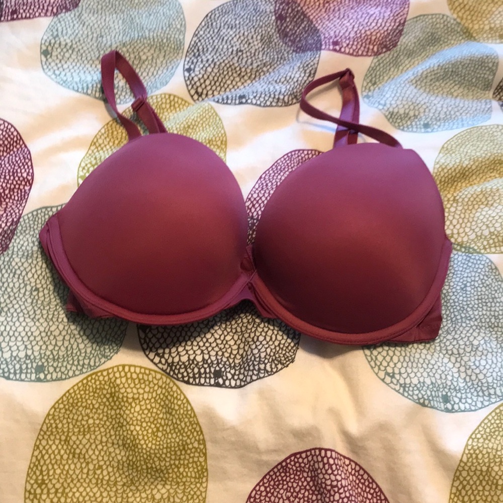 Pink Victoria’s Secret bra